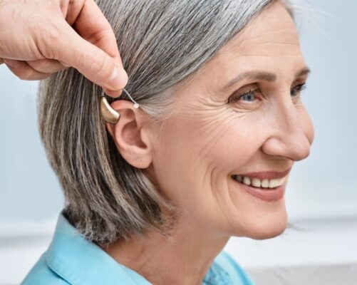 Sống chung với suy giảm thính lực