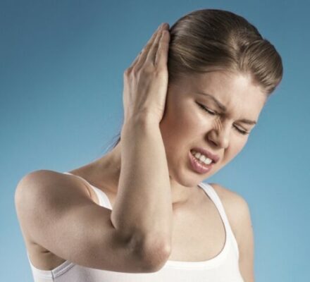 Cảm giác tai bị bít