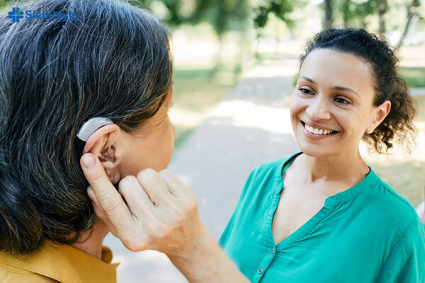 đeo máy tt nói chuyện