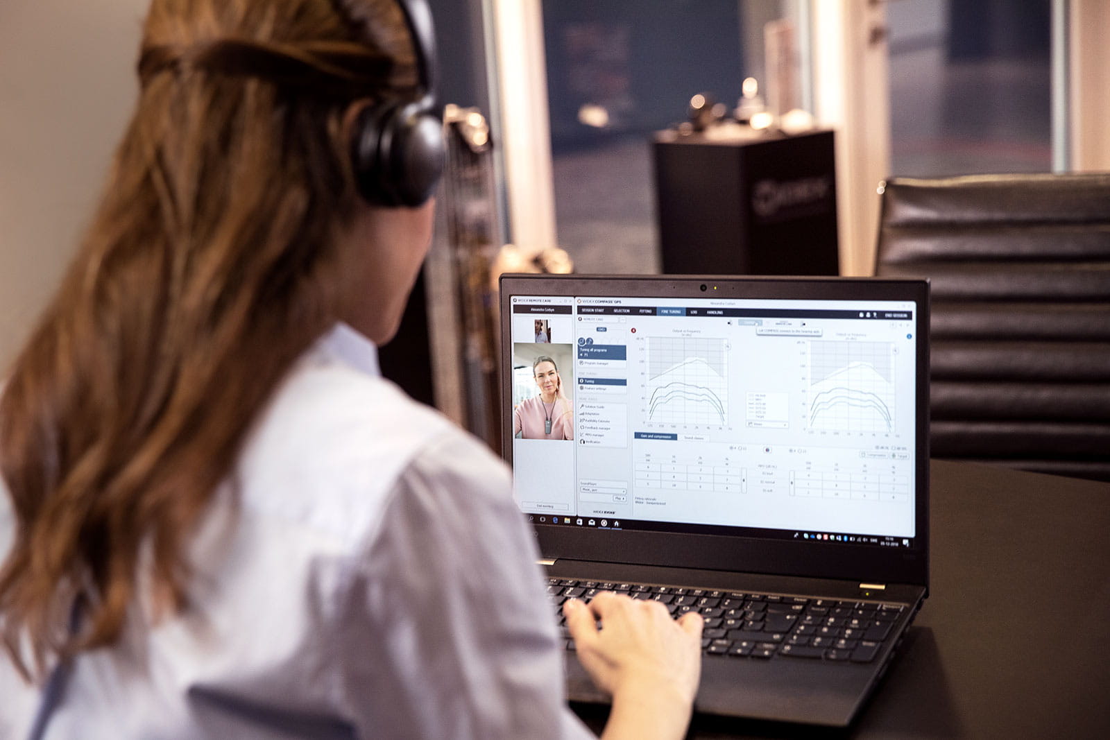 Cài đặt, điều chỉnh máy trợ thính từ xa