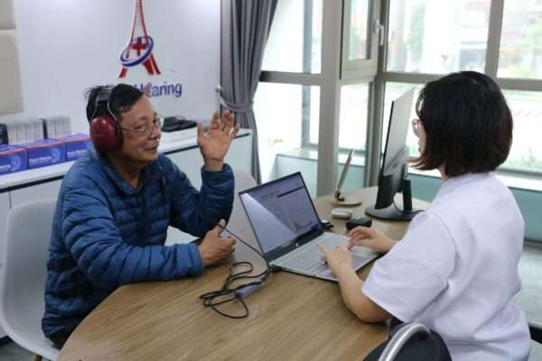 Kiểm tra thính lực tại Paris Hearing