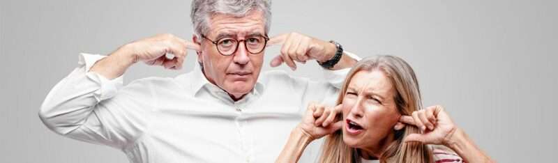 bị ù tai mất ngủ