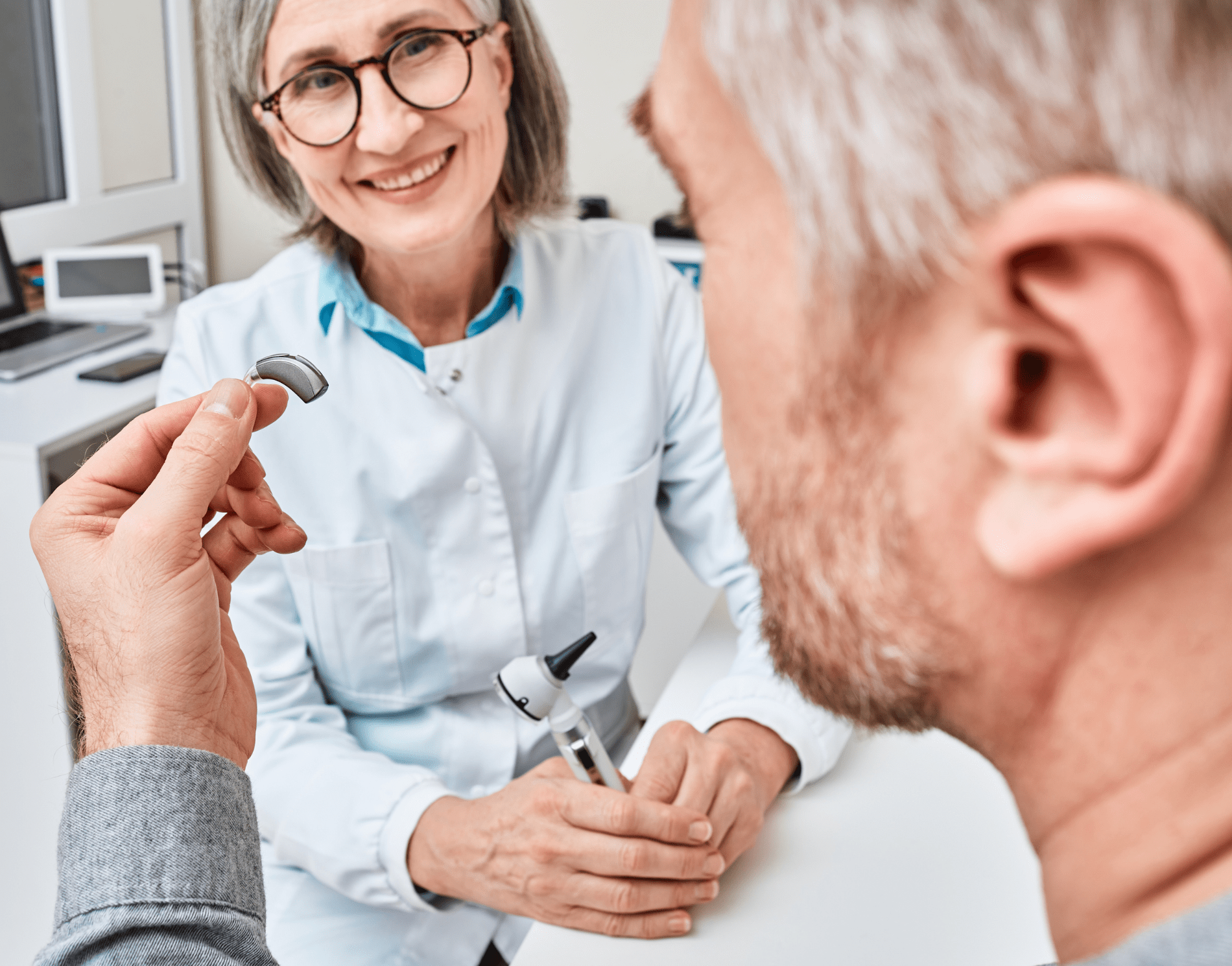 Trên thị trường có quá nhiều lời mời chào từ các thương hiệu, nhưng làm sao để phân biệt thật giả? Cẩm nang này được biên soạn từ những chuyên gia có kinh nghiệm, giúp bạn có góc nhìn rõ ràng và trung thực nhất về máy trợ thính.