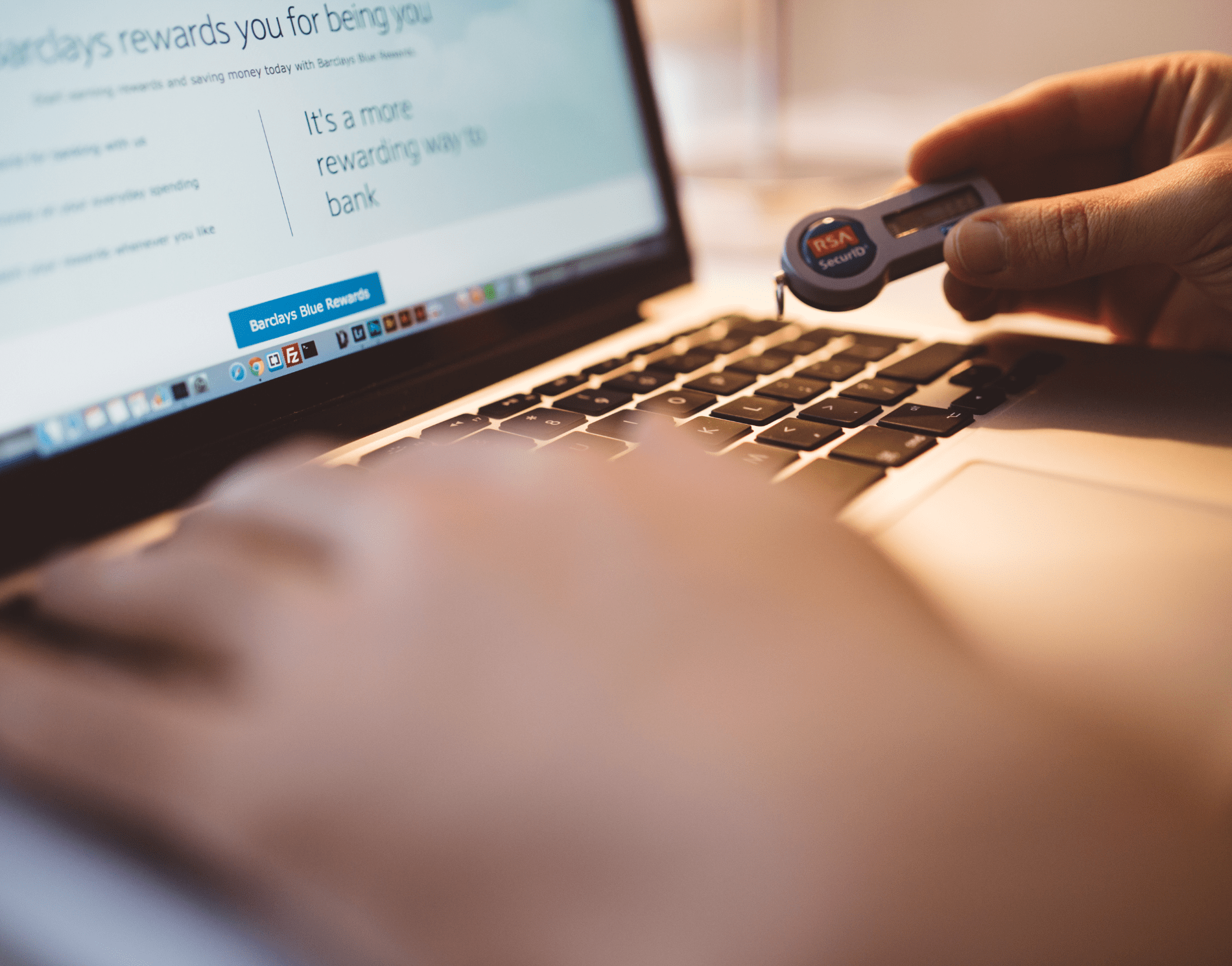 Nhận ngay cẩm nang chỉ với một cú nhấp chuột