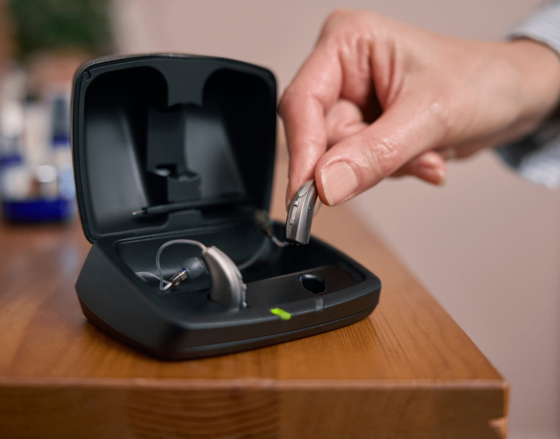 Hiểu rõ giá hợp lý cho máy trợ thính và so sánh giá máy trên thị trường