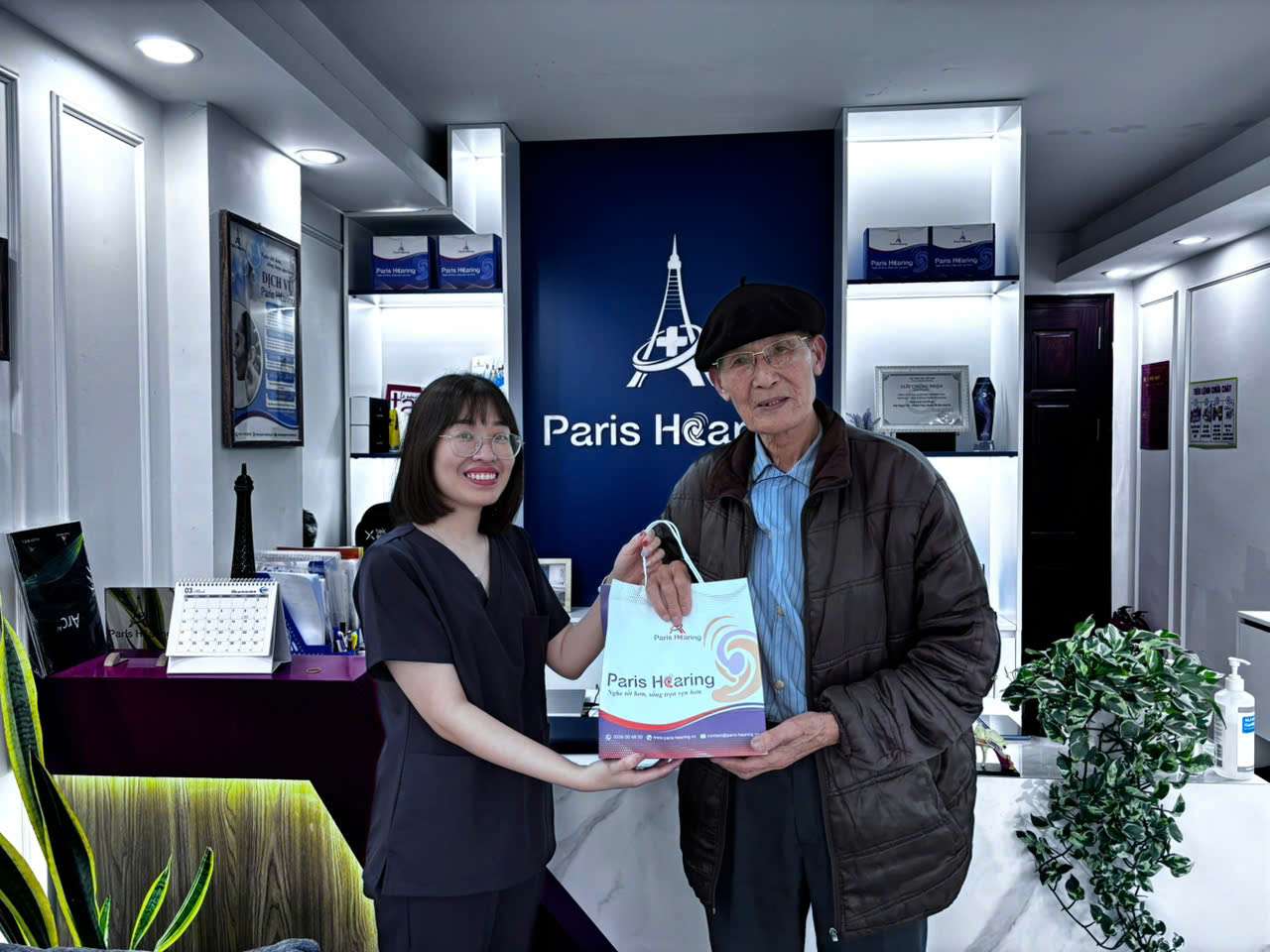 niềm vui của khách hàng 7