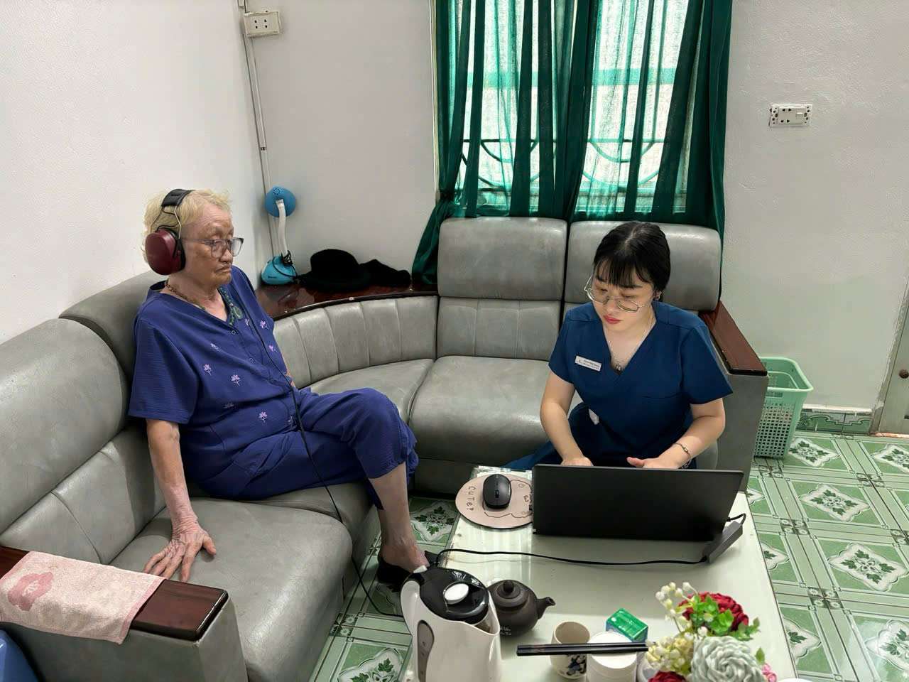 niềm vui của khách hàng tại nhà 2