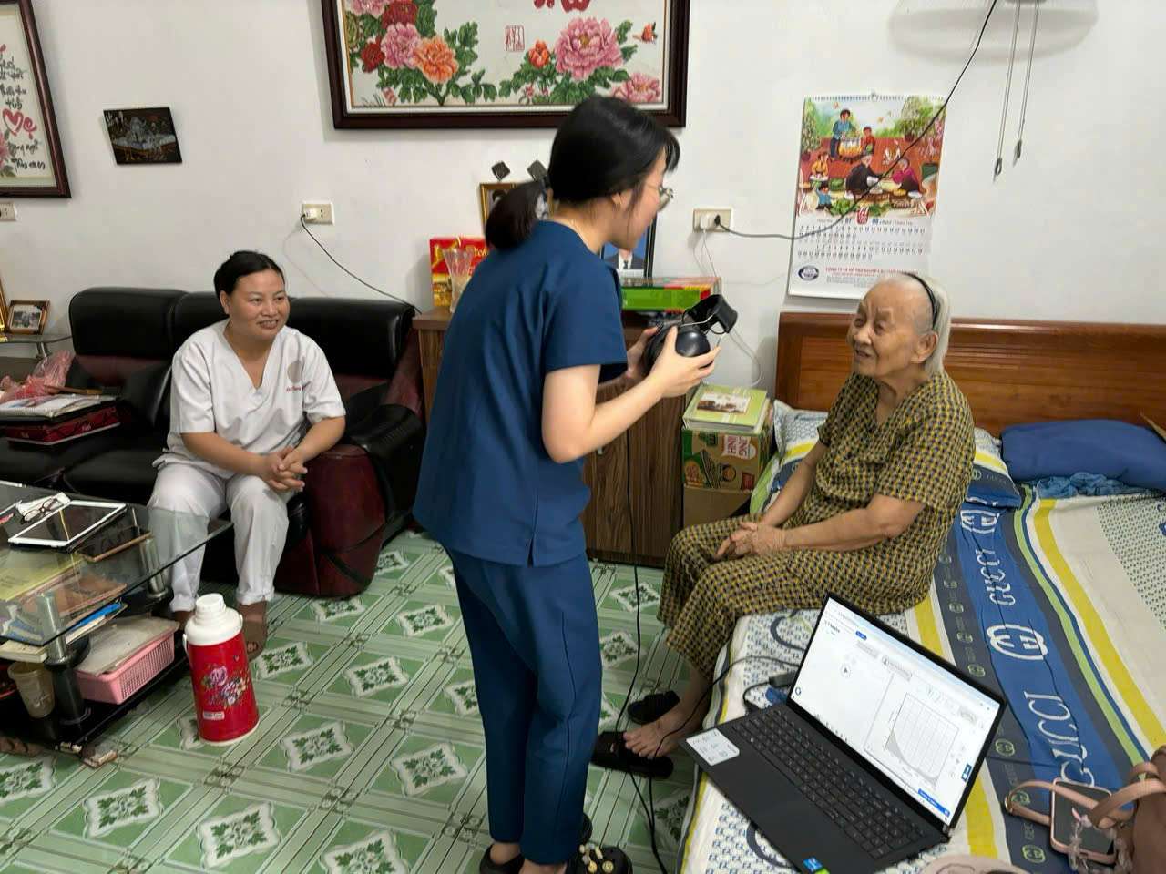 niềm vui của khách hàng tại nhà 5